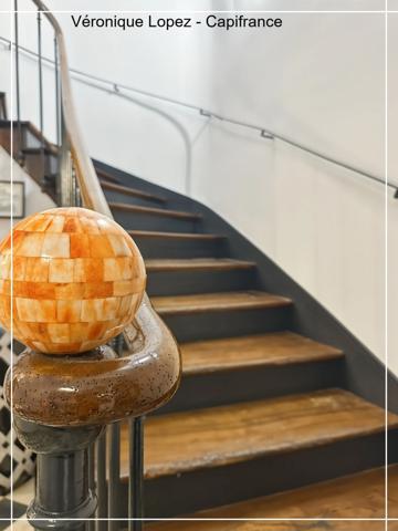 Agen, cœur de ville, superbe maison en pierre de 266 m² entièrement rénovée, jardin, piscine, atelier, garage 5 voitures