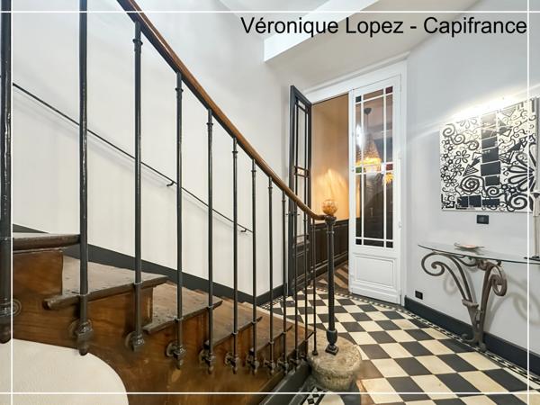 Agen, cœur de ville, superbe maison en pierre de 266 m² entièrement rénovée, jardin, piscine, atelier, garage 5 voitures