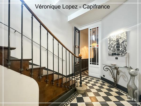 Agen, cœur de ville, superbe maison en pierre de 266 m² entièrement rénovée, jardin, piscine, atelier, garage 5 voitures
