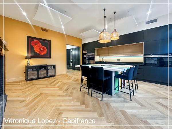 Agen, cœur de ville, superbe maison en pierre de 266 m² entièrement rénovée, jardin, piscine, atelier, garage 5 voitures