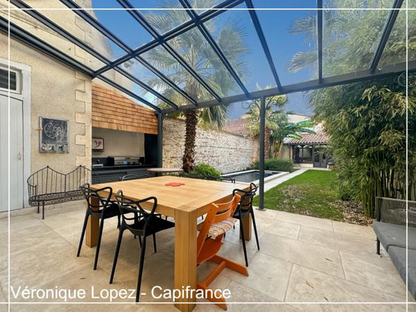 Agen, cœur de ville, superbe maison en pierre de 266 m² entièrement rénovée, jardin, piscine, atelier, garage 5 voitures