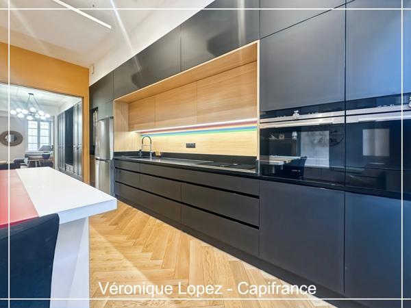 Agen, cœur de ville, superbe maison en pierre de 266 m² entièrement rénovée, jardin, piscine, atelier, garage 5 voitures