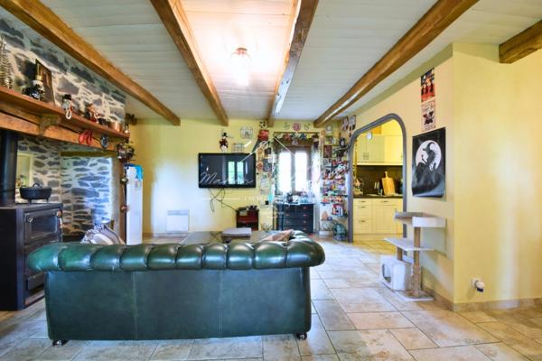 Maison de 200m² – 7 pièces - CHALVIGNAC (15)