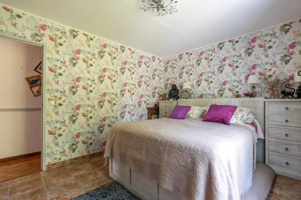 Vente                                                      Maison
                        
                     5 pièces                      120 m2                     à Pomponne