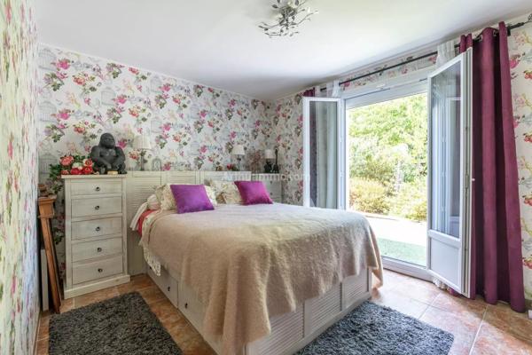 Vente                                                      Maison
                        
                     5 pièces                      120 m2                     à Pomponne