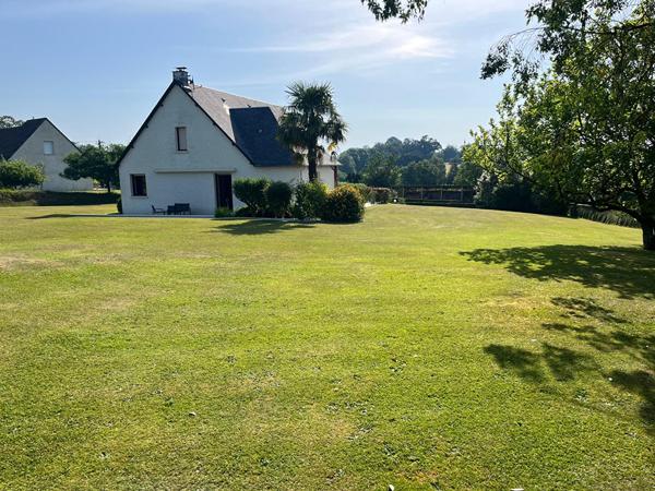 A vendre, maison + terrain constructible à Saint-Lô 3 chambres avec vie de plain-pied, sous-sol et combles aménageables