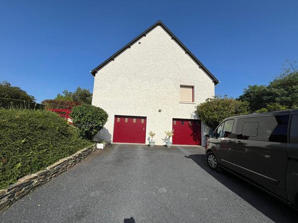 A vendre, maison + terrain constructible à Saint-Lô 3 chambres avec vie de plain-pied, sous-sol et combles aménageables