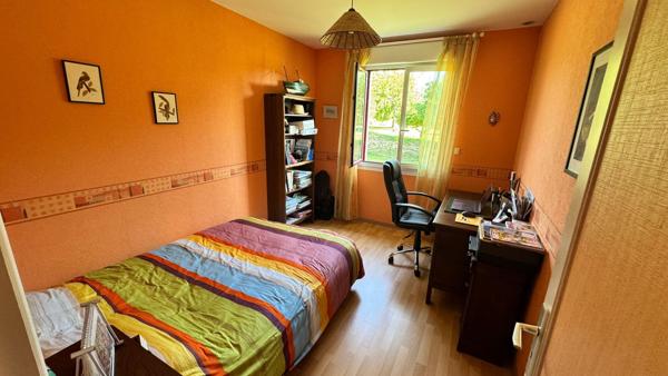 A vendre, maison + terrain constructible à Saint-Lô 3 chambres avec vie de plain-pied, sous-sol et combles aménageables