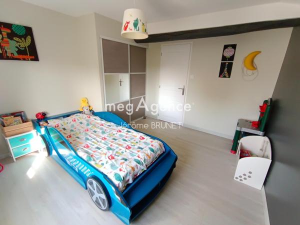Maison à SAINTE-HERMINE, 85210 - 6 pièces 143m²