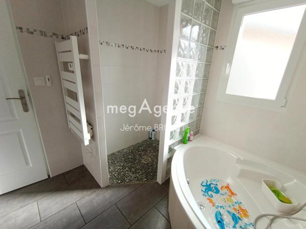 Maison à SAINTE-HERMINE, 85210 - 6 pièces 143m²