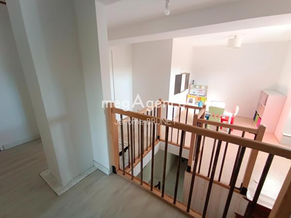 Maison à SAINTE-HERMINE, 85210 - 6 pièces 143m²