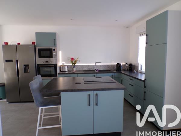 Maison à vendre 4 pièces 82 m² Arles