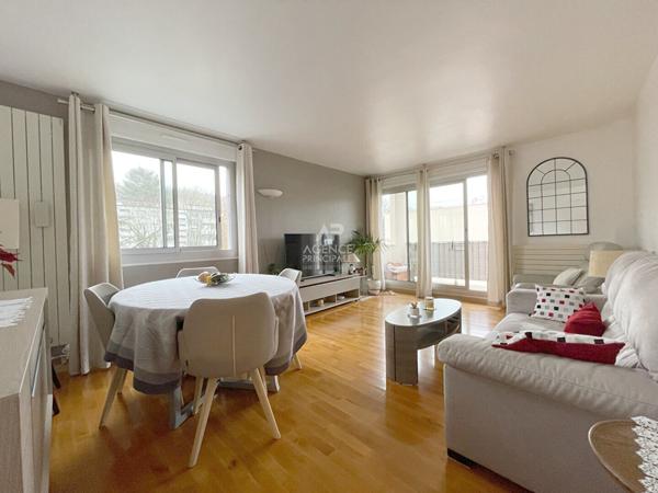 CHAVILLE - limite Sèvres - SUPERBE 4 pièces avec balcons et Box €425 000 ** - Référence 658-C