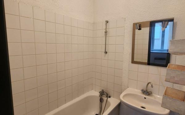 Appartement à louer    2 pièces •  Labruguière