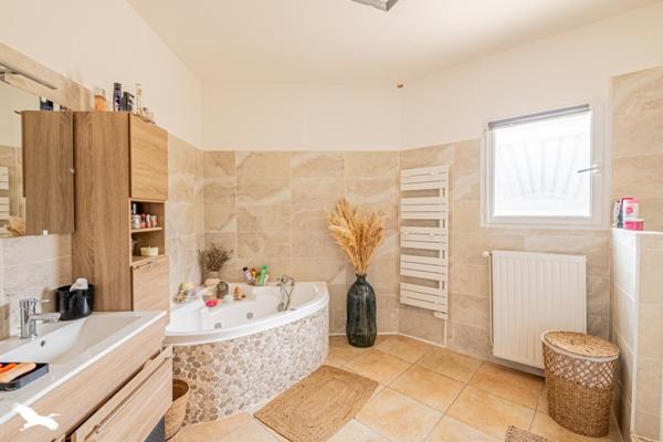 Maison à vendre |  Fargues-Saint-Hilaire |  6 pièces | 165 m²