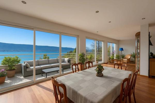 Appartement de Prestige à Veyrier-du-Lac – Vue Panoramique Unique sur le Lac d’Annecy