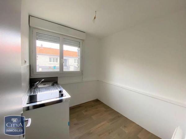 Appartement à louer 1 pièce 27.12m² Cholet (49300)