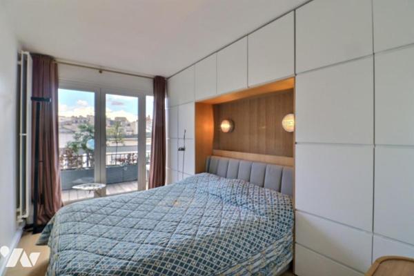 PASSY/MUETTE - Appartement de 3 chambres avec 2 balcons terrasses de 17m2