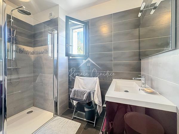 Millau (12100) MAISON F6 150 M2 DE 2013 SUR TERRAIN DE 700 M2