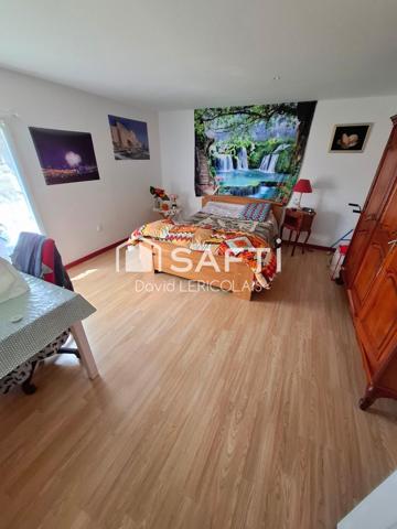 2 GRANDES MAISONS AVEC TERRAIN ET DEPENDANCES