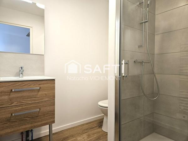 Charmant T2 de plain pied avec grand jardin, véranda au calme et à deux pas des commerces et de la mer