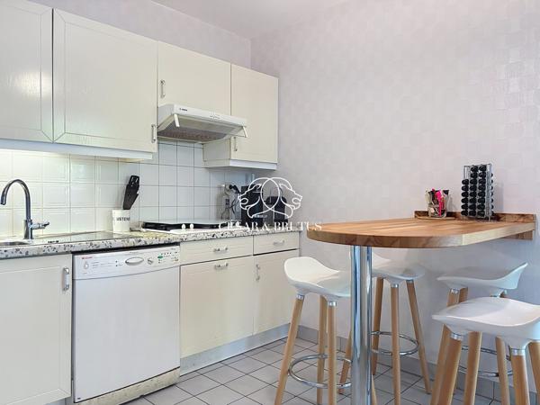 74 m² à rénover avec terrasse, parking et cave – Villeurbanne