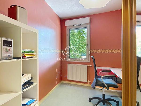 74 m² à rénover avec terrasse, parking et cave – Villeurbanne