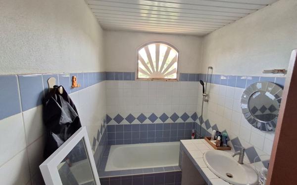 Maison à vendre    4 pièces • 120 m2 Cayenne