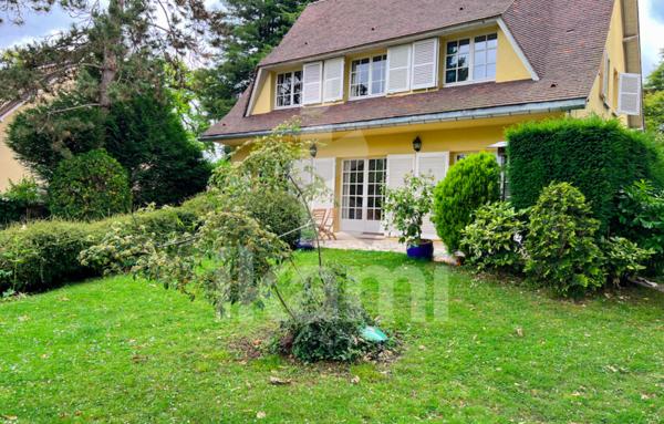 Propriété dans un cadre résidentiel à 15 min des hubs économiques