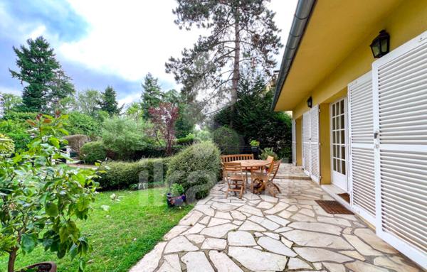 Propriété dans un cadre résidentiel à 15 min des hubs économiques