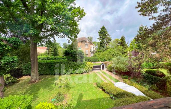 Propriété dans un cadre résidentiel à 15 min des hubs économiques