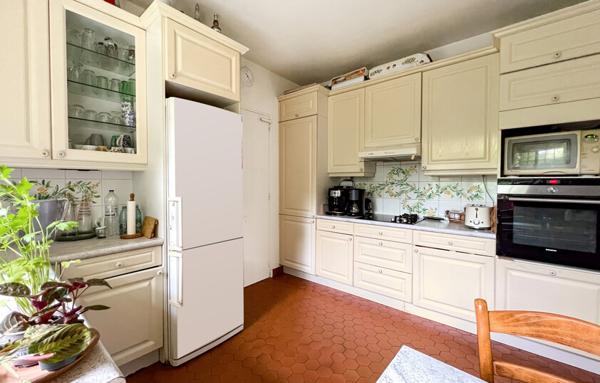 Propriété dans un cadre résidentiel à 15 min des hubs économiques