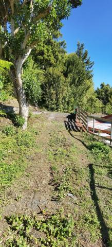 Opportunité rare ! Propriété exceptionnelle dans le secteur résidentiel du Village du Brûlé. Ce bien unique comprend deux habitations spacieuses et un grand terrain, offrant une autonomie totale en eau potable et un cadre de vie idyllique avec vue mer.
(Deux maisons de caractère avec vue mer dégagée)

📐 CARACTÉRISTIQUES DU BIEN :
* Surface habitable estimée : 2 x 110 m² (Deux maisons)
* Terrain : 810 m²
* Pièces : 4 chambres, 2 salons, 2 salles de bains, 2 WC.
* État : Une des résidences est en parfait état rénové.

🌊 LE CONFORT :
Profitez d'une vue mer dégagée depuis votre résidence. L'agencement intérieur maximise la luminosité et le confort moderne.

💧 LE PLUS UNIQUE : INDÉPENDANCE EN EAU POTABLE.
Le bien est équipé d’un système complet de captage d’eau, garantissant une alimentation sécurisée même en cas de coupure. Ce dispositif comprend :
* Filtration professionnelle (filtre à sable et cartouches).
* Osmoseur sous évier.
* Réserve tampon de 3000 litres (citerne) et surpresseur.

📍 LOCALISATION : Secteur Village du Brûlé, Saint-Denis.
💰 PRIX DE VENTE EXCEPTIONNEL : 312 000 € HAI.