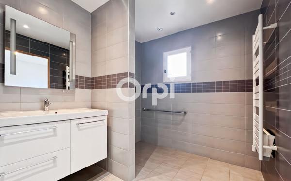 Maison à vendre    5 pièces •  Oloron-Sainte-Marie