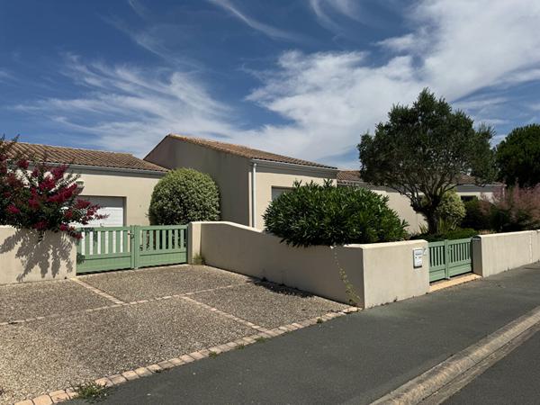 Maison Port Des Barques 140 m2 - 2 garages - Véranda