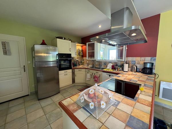 Maison Port Des Barques 140 m2 - 2 garages - Véranda