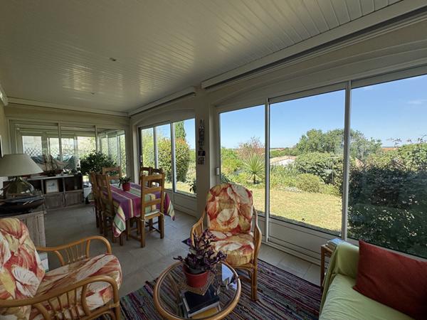 Maison Port Des Barques 140 m2 - 2 garages - Véranda