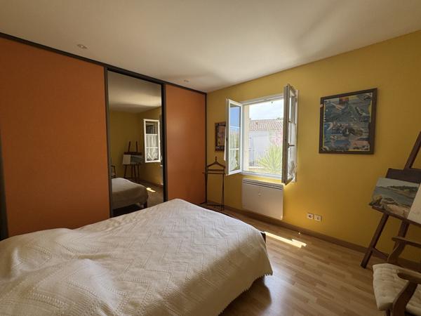 Maison Port Des Barques 140 m2 - 2 garages - Véranda