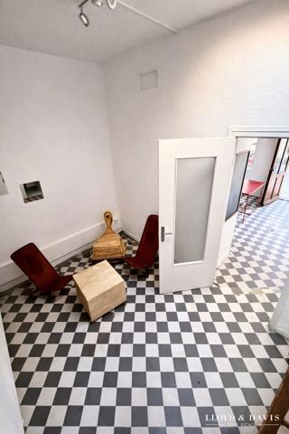 Grenoble centre – Maison de ville en duplex avec cour privative, au calme absolu