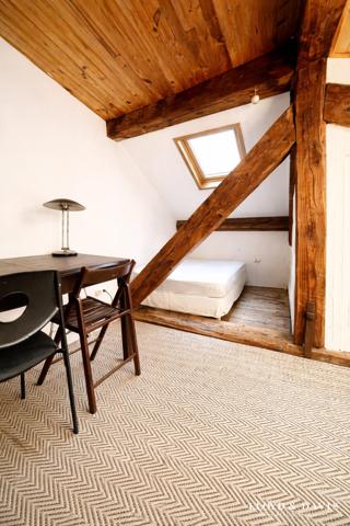 Grenoble centre – Maison de ville en duplex avec cour privative, au calme absolu