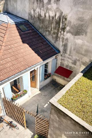 Grenoble centre – Maison de ville en duplex avec cour privative, au calme absolu