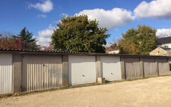 Stationnement à louer