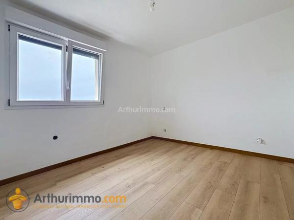 Location                                                      Maison
                        
                     5 pièces                      118 m2                     à Les Petites-Loges