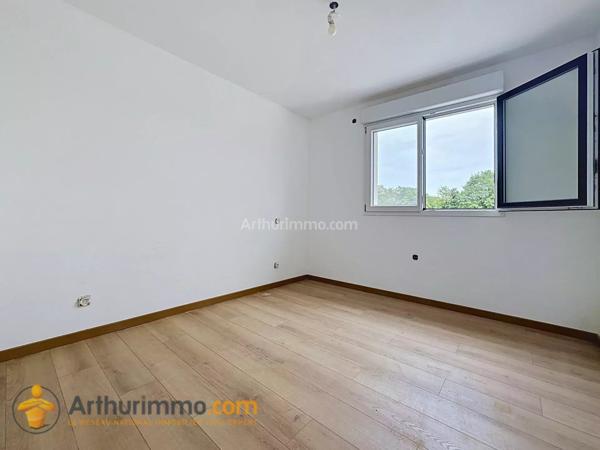 Location                                                      Maison
                        
                     5 pièces                      118 m2                     à Les Petites-Loges