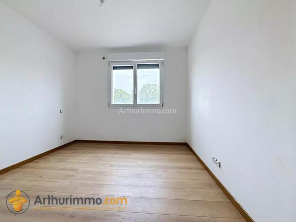 Location                                                      Maison
                        
                     5 pièces                      118 m2                     à Les Petites-Loges