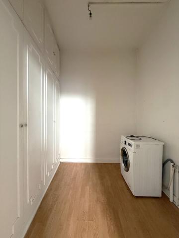 AGEN centre ville - Immeuble en pierre composé de 3 lots dont un appartement T3, un studio et un grand garage.