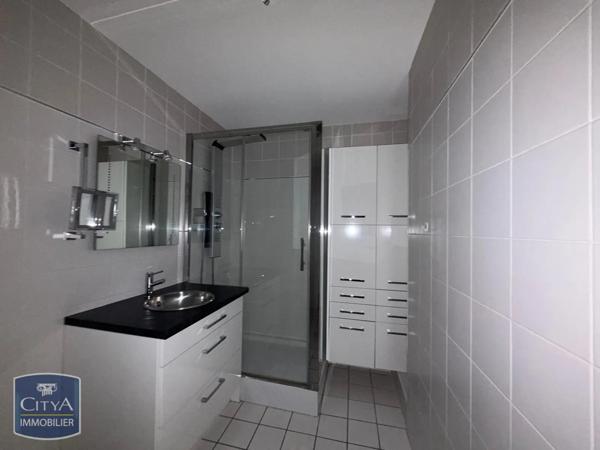 Appartement à louer 3 pièces 79m²