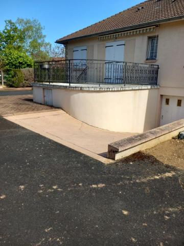 Maison Châteauroux 5 pièce(s) 94 m2 terrain 4462 m2