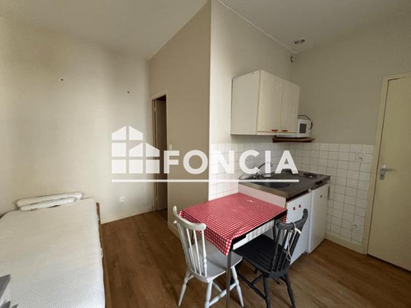 Location Studio meublé 13.79 m² - 45 RUE DE DINAN Rennes 35000