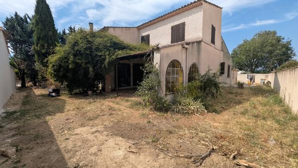 Villa familiale au coeur du village - écoles et commodités à pied